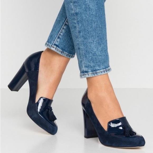 Elegant Navy Blue Heels - Picture 1 of 8